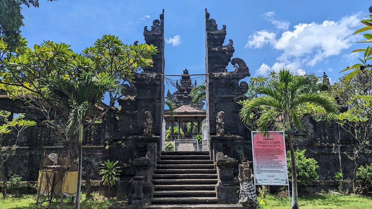 Pura Ponjok Batu — photo 2